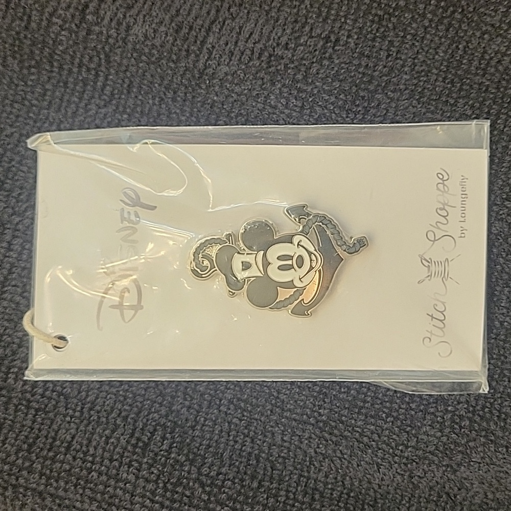 Steamboat Willy pin